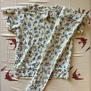 Kate Quinn Pajama Set - Tiny Chamomile